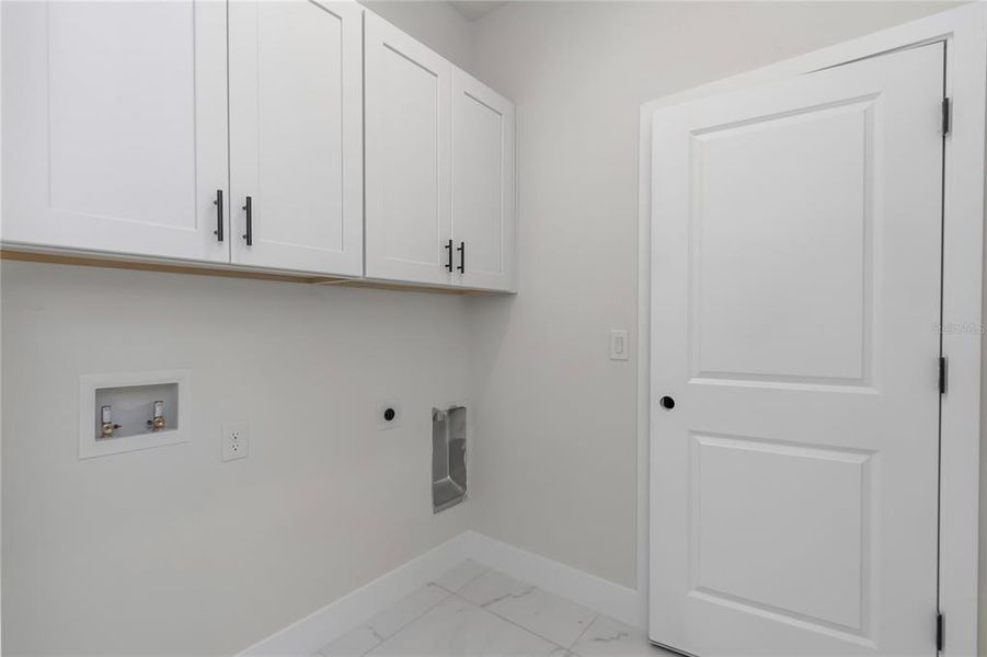 Spacious, unfurnished interior of a new home in , Ocala (Image 35).