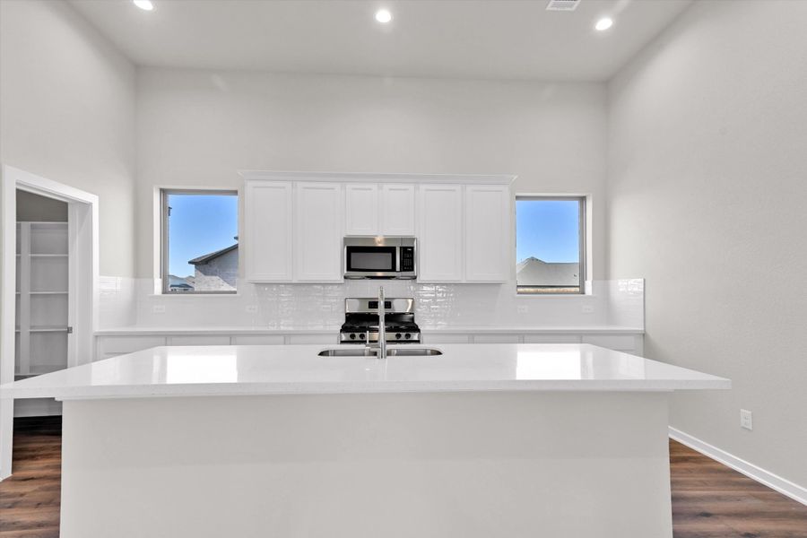 Furnished interior view inside a new home in Canterra Creek  60', Rosharon (Image 9).