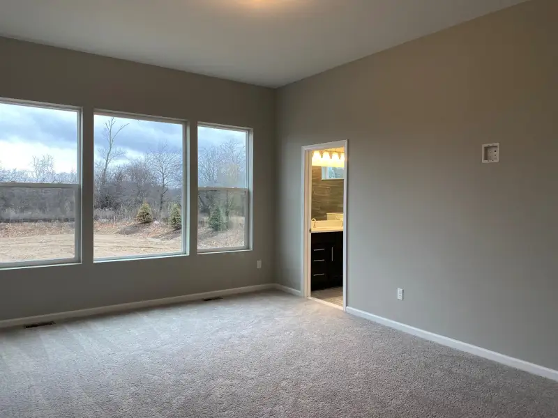 Representative unfurnished interior of a home built from the The Springfield by Norfolk Homes in Offsite Builds Southern Michigan, Ann Arbor (Image 18).