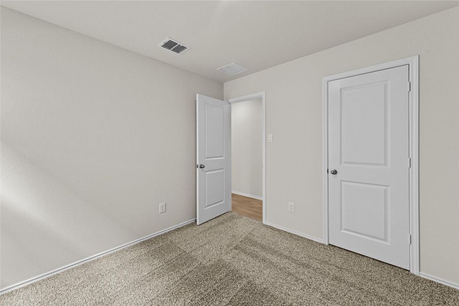 Spacious, unfurnished interior of a new home in Sunset Oaks, Maxwell (Image 19).