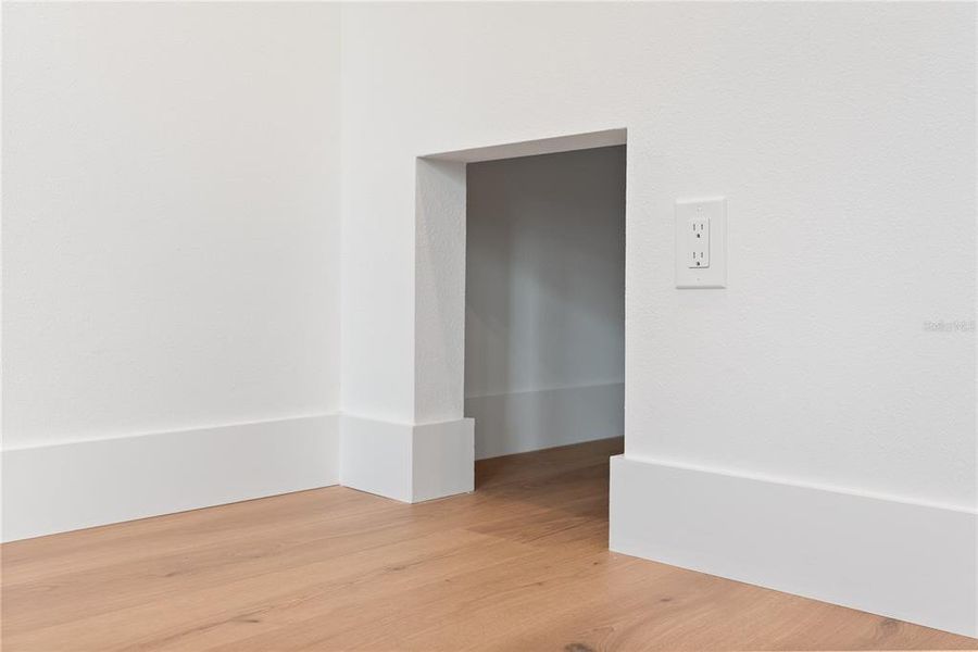 Spacious, unfurnished interior of a new home in , Tampa (Image 23).