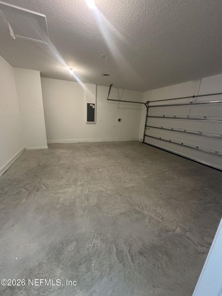 Spacious, unfurnished interior of a new home in , Palm Coast (Image 10).