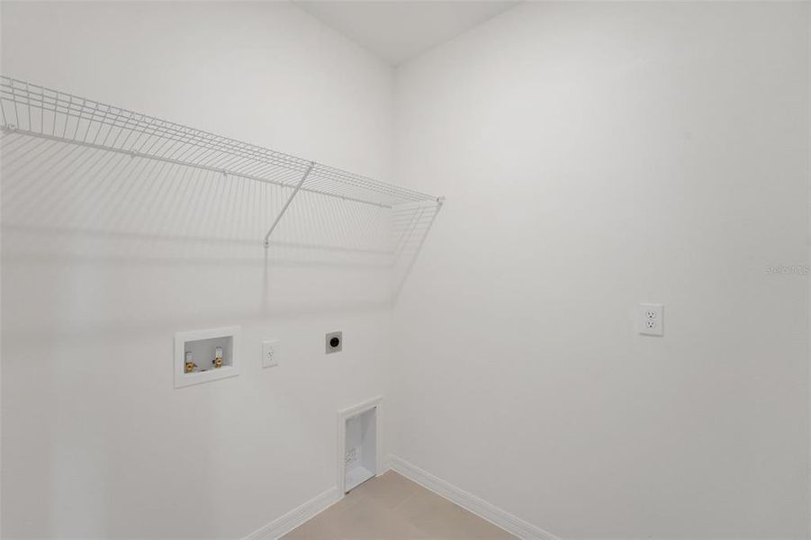 Spacious, unfurnished interior of a new home in Shores at Mirada, San Antonio (Image 21).