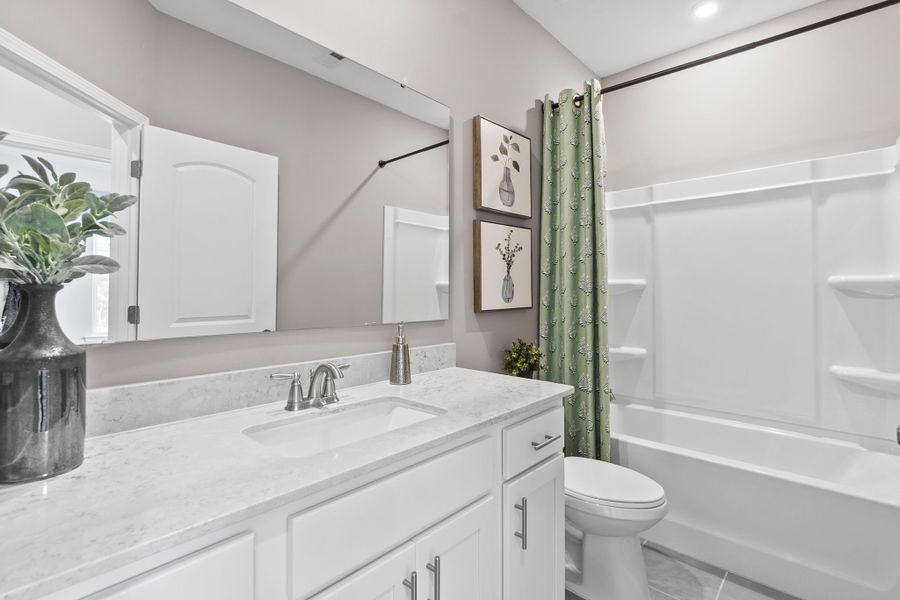 Stratford III Bath 2 in Waterstone at Lake Norman