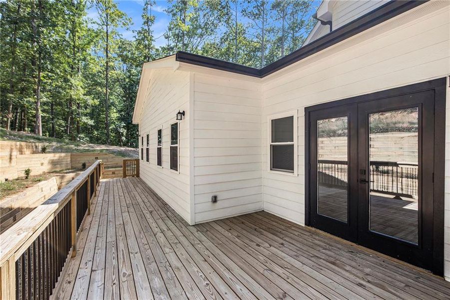 Exterior details and patio area of a home in , Villa Rica (Image 3).