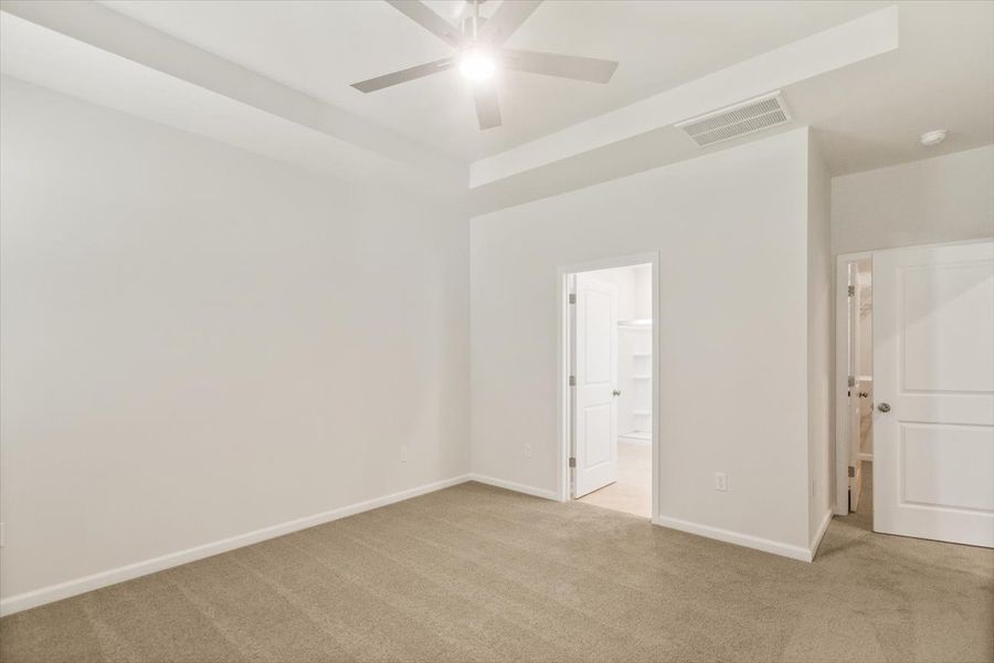 Spacious, unfurnished interior of a new home in Heritage Bay, Sumter (Image 21).