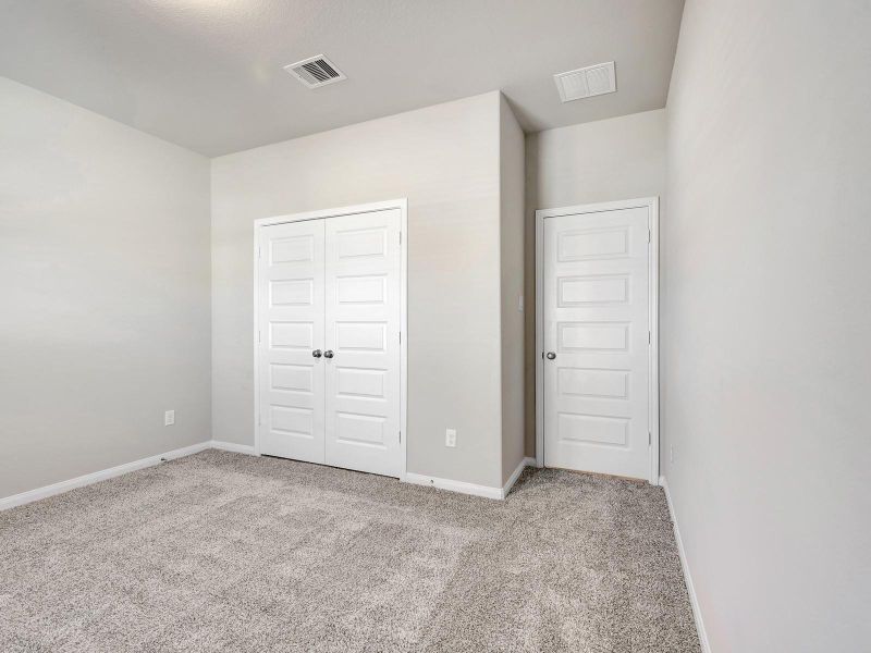 Photo is not of the actual home, but is an inspirational photo of builder’s model home and may depict options, furnishings, and/or decorator features that are not included Photo is not of the actual home, but is an inspirational photo of builder’s model home and may depict options, furnishings, and/or decorator features that are not included