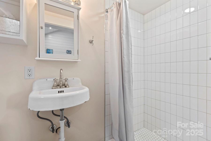 Historic Cottage Bathroom