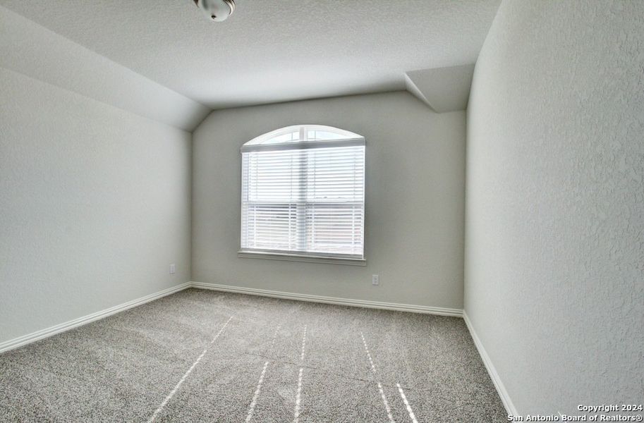 Spacious, unfurnished interior of a new home in Veranda, San Antonio (Image 12).