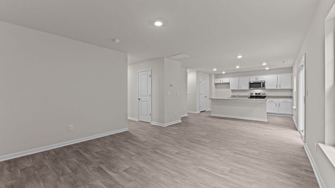 Spacious, unfurnished interior of a new home in Madeline Farm, New Bern (Image 14).