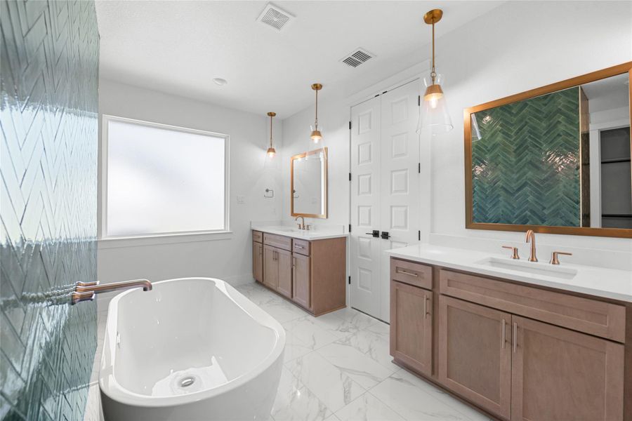 Furnished interior view inside a new home in King Oaks, Salado (Image 11). Furnished interior view inside a new home in King Oaks, Salado (Image 11).