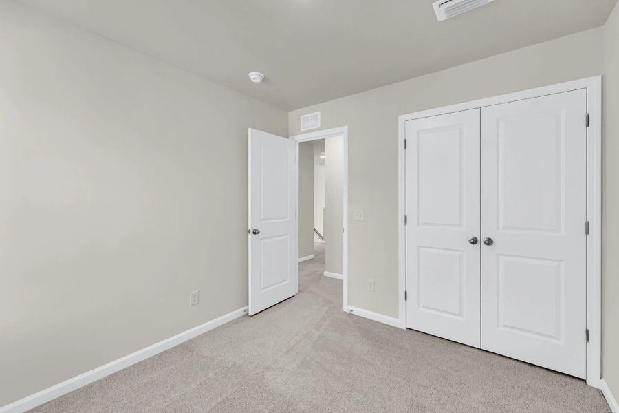 Spacious, unfurnished interior of a new home in Windward Village, Summerville (Image 14).
