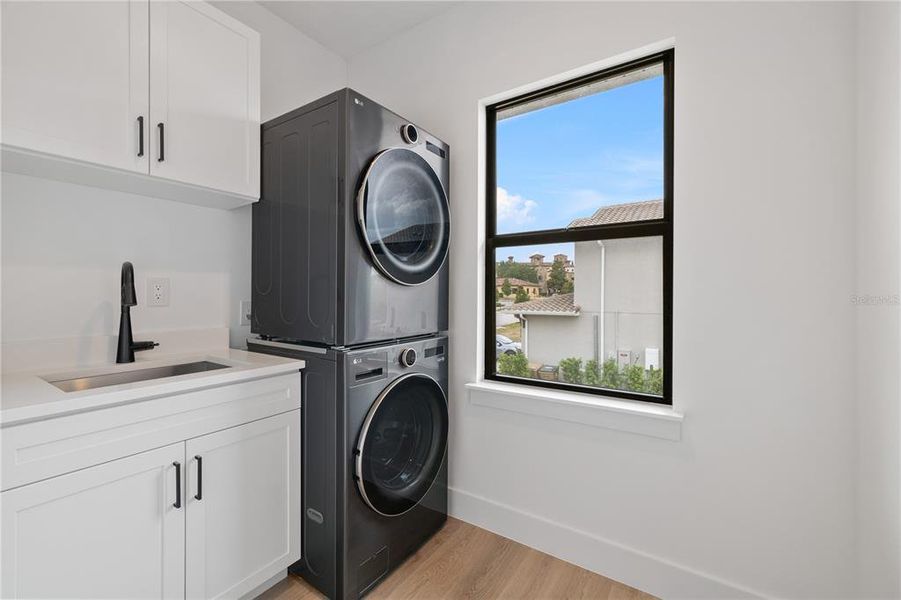 Furnished interior view inside a new home in , Montverde (Image 48).
