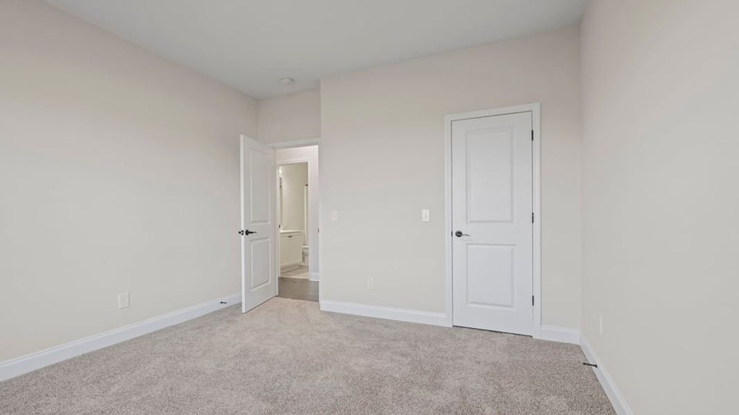 Representative unfurnished interior of a home built from the Oakland by D.R. Horton in Blue Ridge Trail, Fountain Inn (Image 19).