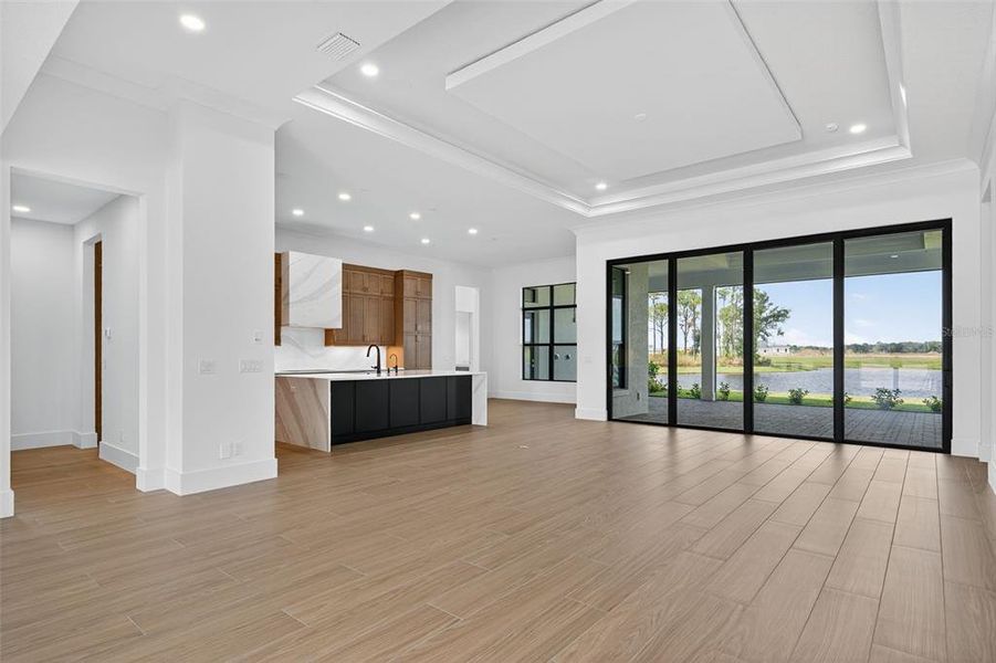 Spacious, unfurnished interior of a new home in , Sarasota (Image 23).