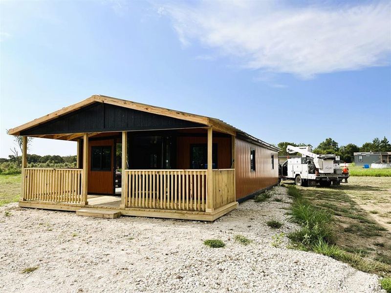 Exterior details and patio area of a home in , Mexia (Image 11).