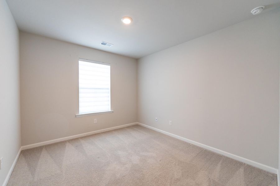 Spacious, unfurnished interior of a new home in , Summerville (Image 19).