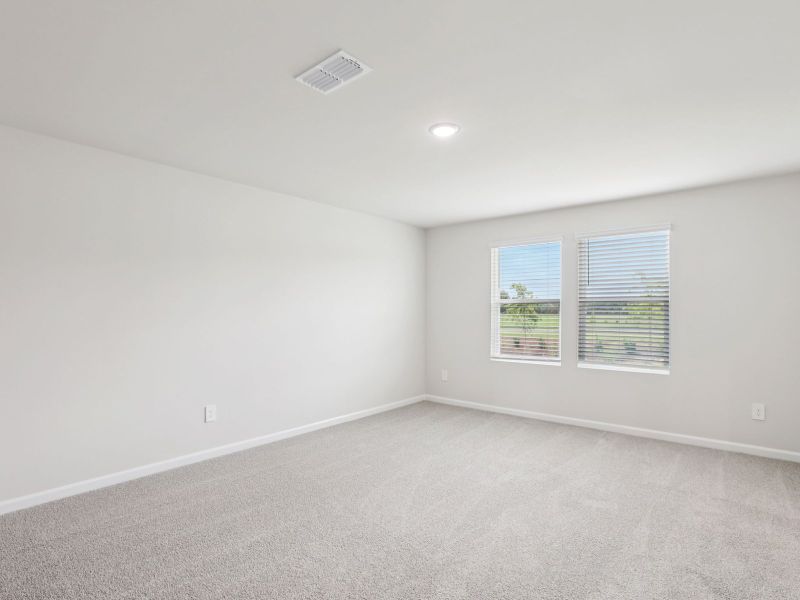 Spacious, unfurnished interior of a new home in River Glen, Angier (Image 11).