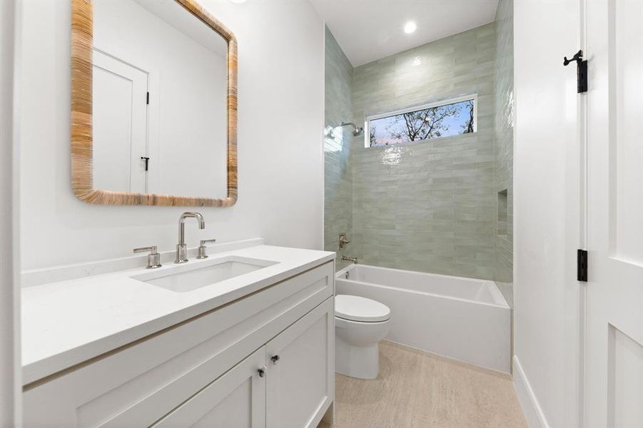 Furnished interior view inside a new home in , Dallas (Image 11).