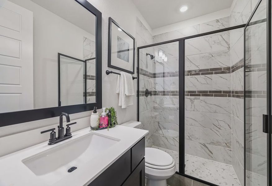 Plan 4069 Bath 2 - Staged - 15 of 23