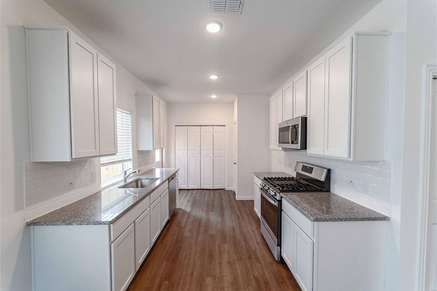 Furnished interior view inside a new home in Paramount, Kyle (Image 5).