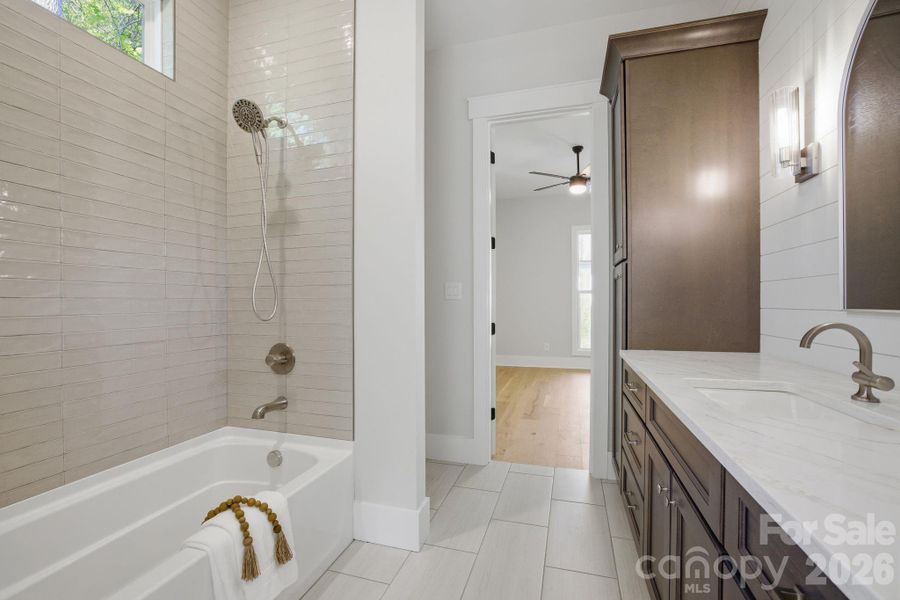 En-Suite Bath