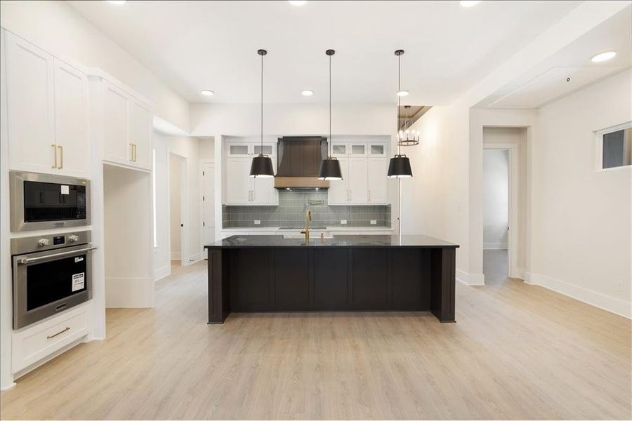 Furnished interior view inside a new home in , Pottsboro (Image 5).