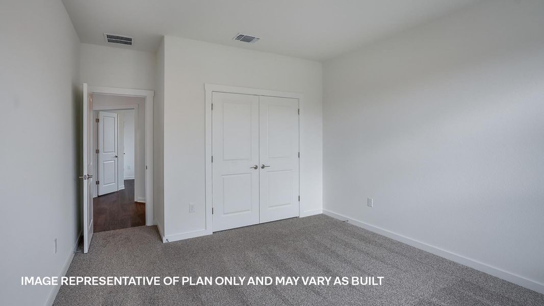 Spacious, unfurnished interior of a new home in Rosenbusch Ranch, Leander (Image 21).
