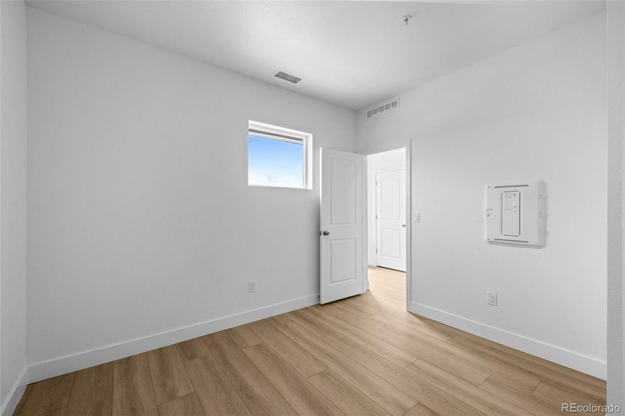 Spacious, unfurnished interior of a new home in , Denver (Image 18).