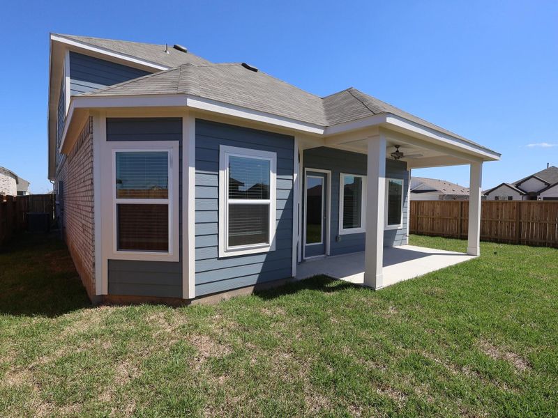 Exterior details and patio area of a home in Miller's Pond, Rosenberg (Image 25).