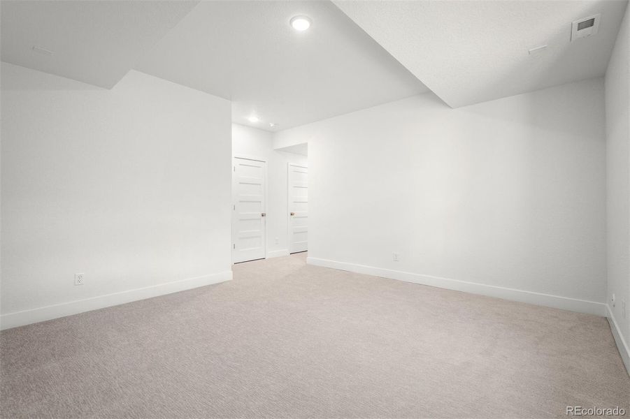 Spacious, unfurnished interior of a new home in Cloverleaf - Pinnacle Collection, Monument (Image 25).