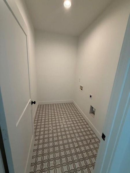 Spacious, unfurnished interior of a new home in , Jefferson (Image 10).