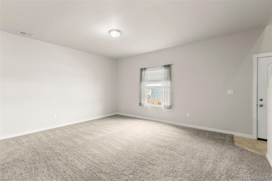 Spacious, unfurnished interior of a new home in , Colorado Springs (Image 16).