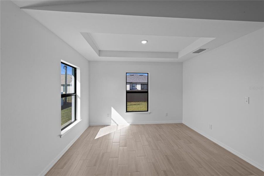 Spacious, unfurnished interior of a new home in , Port Charlotte (Image 12).