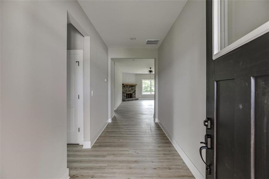 Spacious, unfurnished interior of a new home in , Hartwell (Image 16).