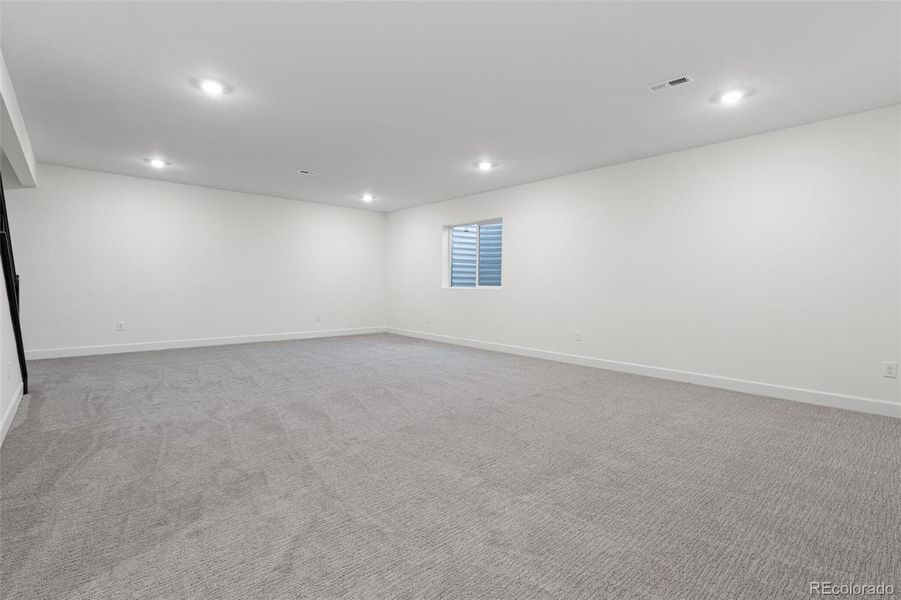 Spacious, unfurnished interior of a new home in Windsong, Brighton (Image 33). Spacious, unfurnished interior of a new home in Windsong, Brighton (Image 33).