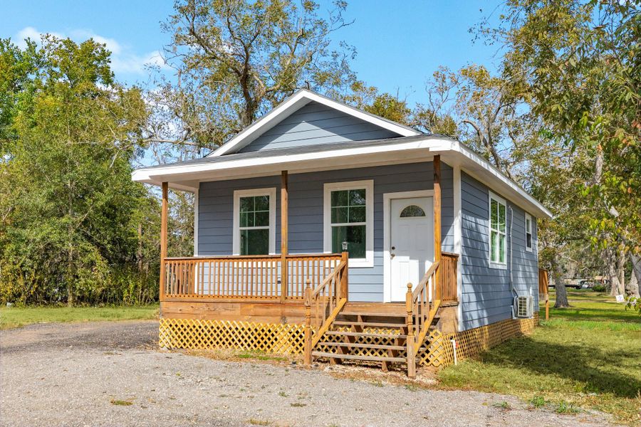 Welcome to your new charming 2 bedroom home.