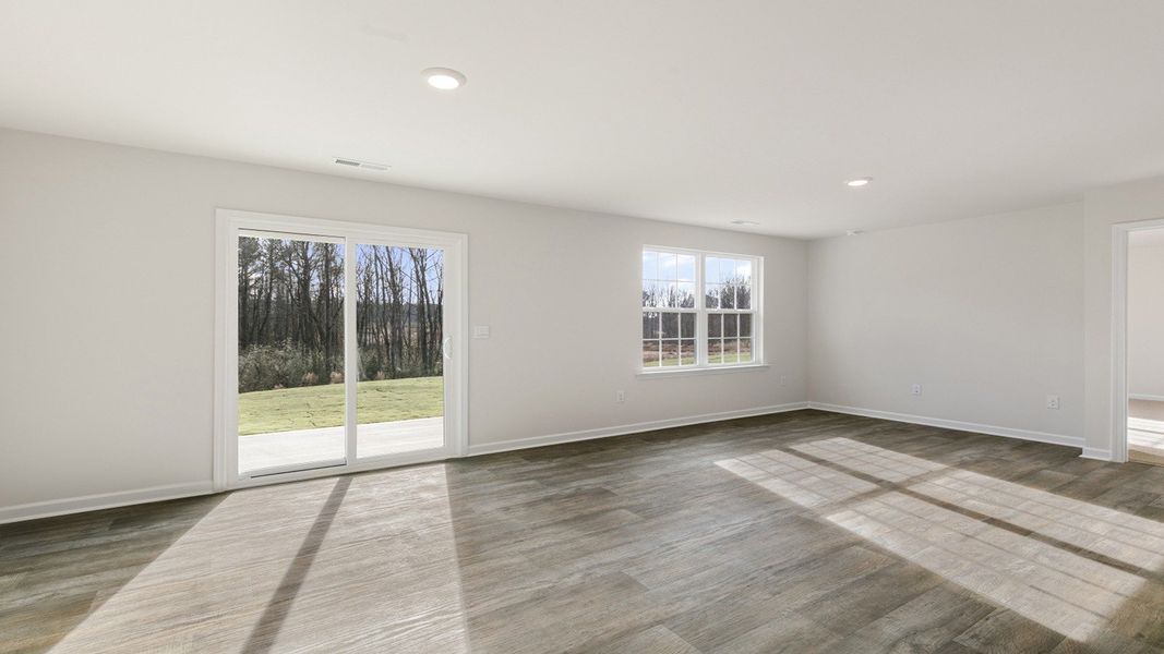 Spacious, unfurnished interior of a new home in Quail Haven, Winston-Salem (Image 25).