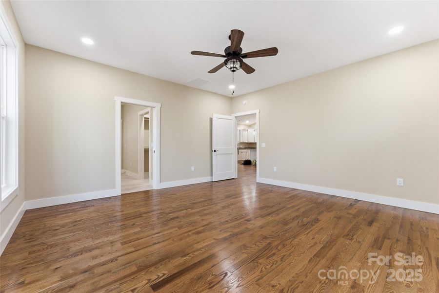 Spacious, unfurnished interior of a new home in , Hendersonville (Image 34).