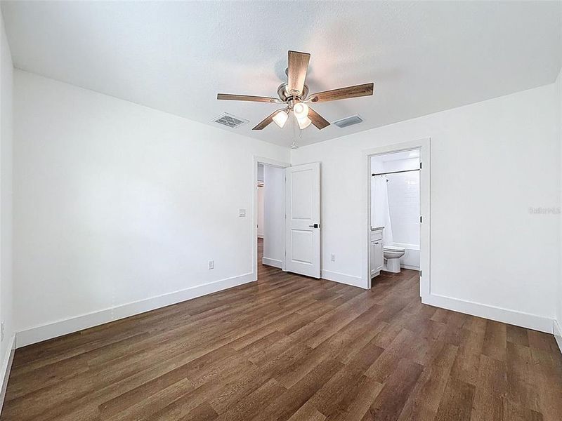 Spacious, unfurnished interior of a new home in , Weeki Wachee (Image 45).