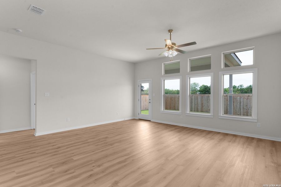 Spacious, unfurnished interior of a new home in Clear Creek, New Braunfels (Image 10).