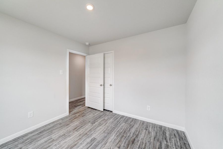 Spacious, unfurnished interior of a new home in Santa Fe, Cleveland (Image 24).