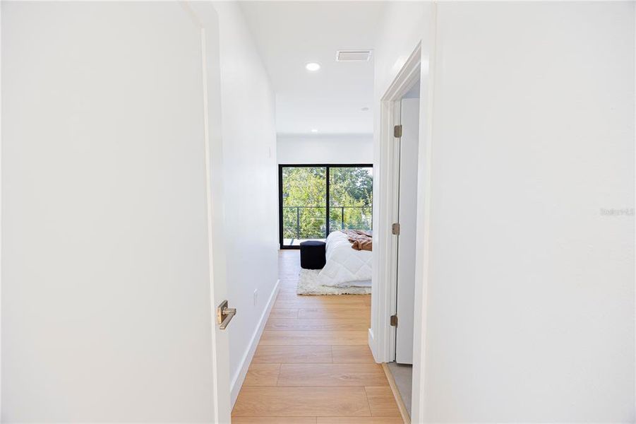 Spacious, unfurnished interior of a new home in , St. Petersburg (Image 65).