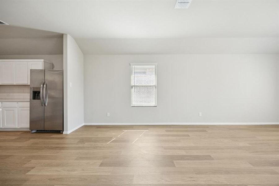 Spacious, unfurnished interior of a new home in Elevon, Lavon (Image 16).