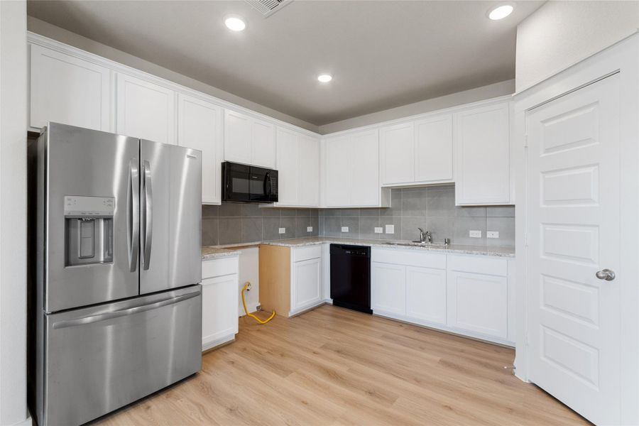 Image 14 of a home in Colony at Pinehurst.