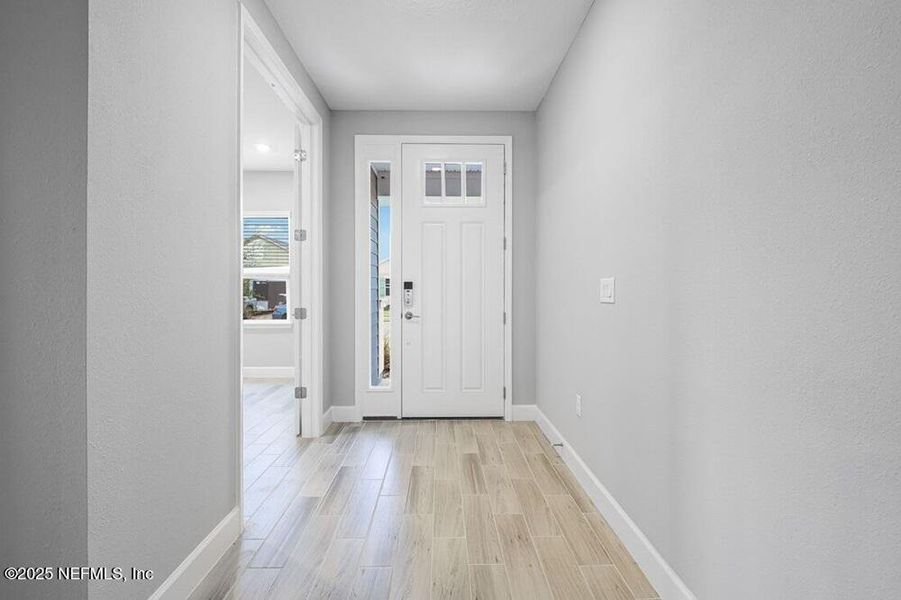 Spacious, unfurnished interior of a new home in Colbert Landings, Palm Coast (Image 26).