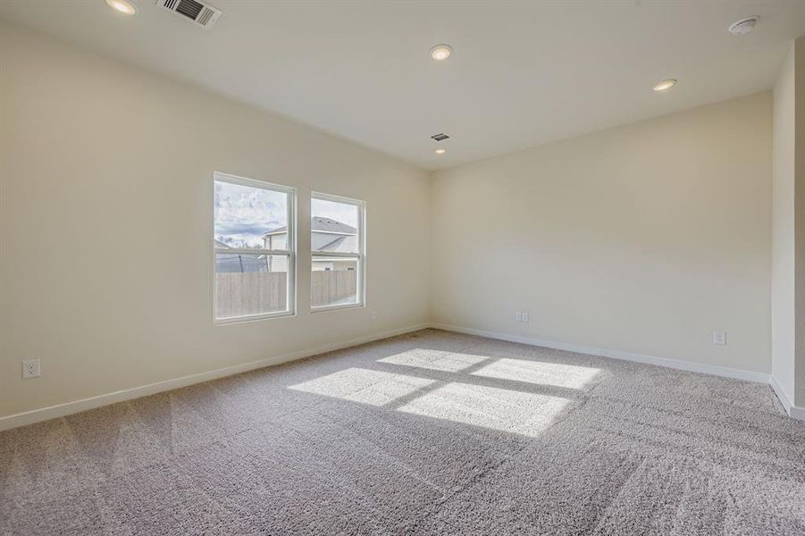 Spacious, unfurnished interior of a new home in MiraVerde, Crowley (Image 26).