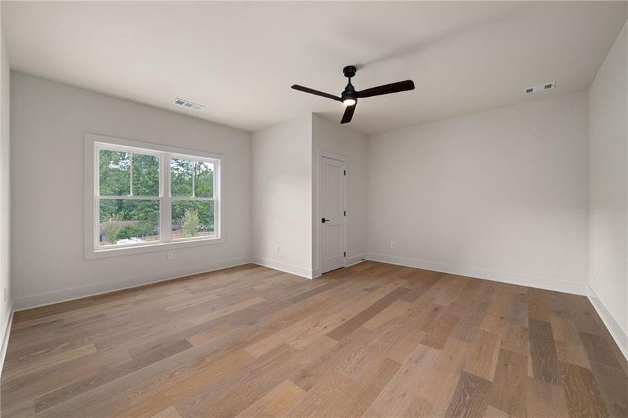 Spacious, unfurnished interior of a new home in , Atlanta (Image 44).