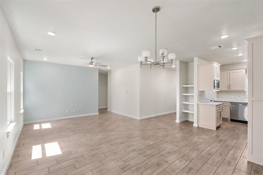 Spacious, unfurnished interior of a new home in , Mabank (Image 25). Spacious, unfurnished interior of a new home in , Mabank (Image 25).
