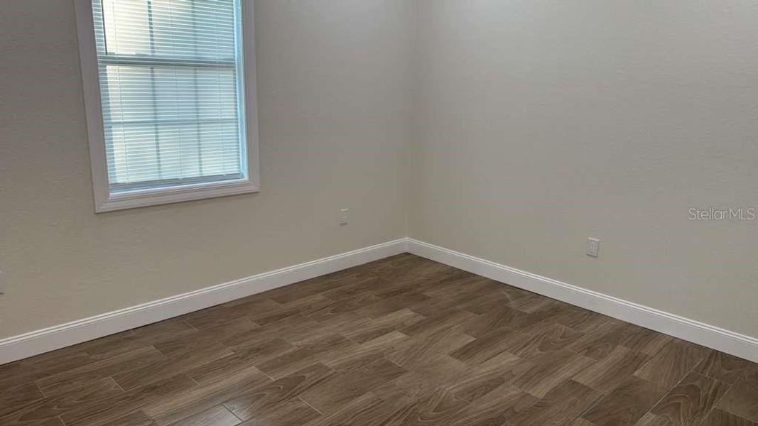 Spacious, unfurnished interior of a new home in , Sebring (Image 13).